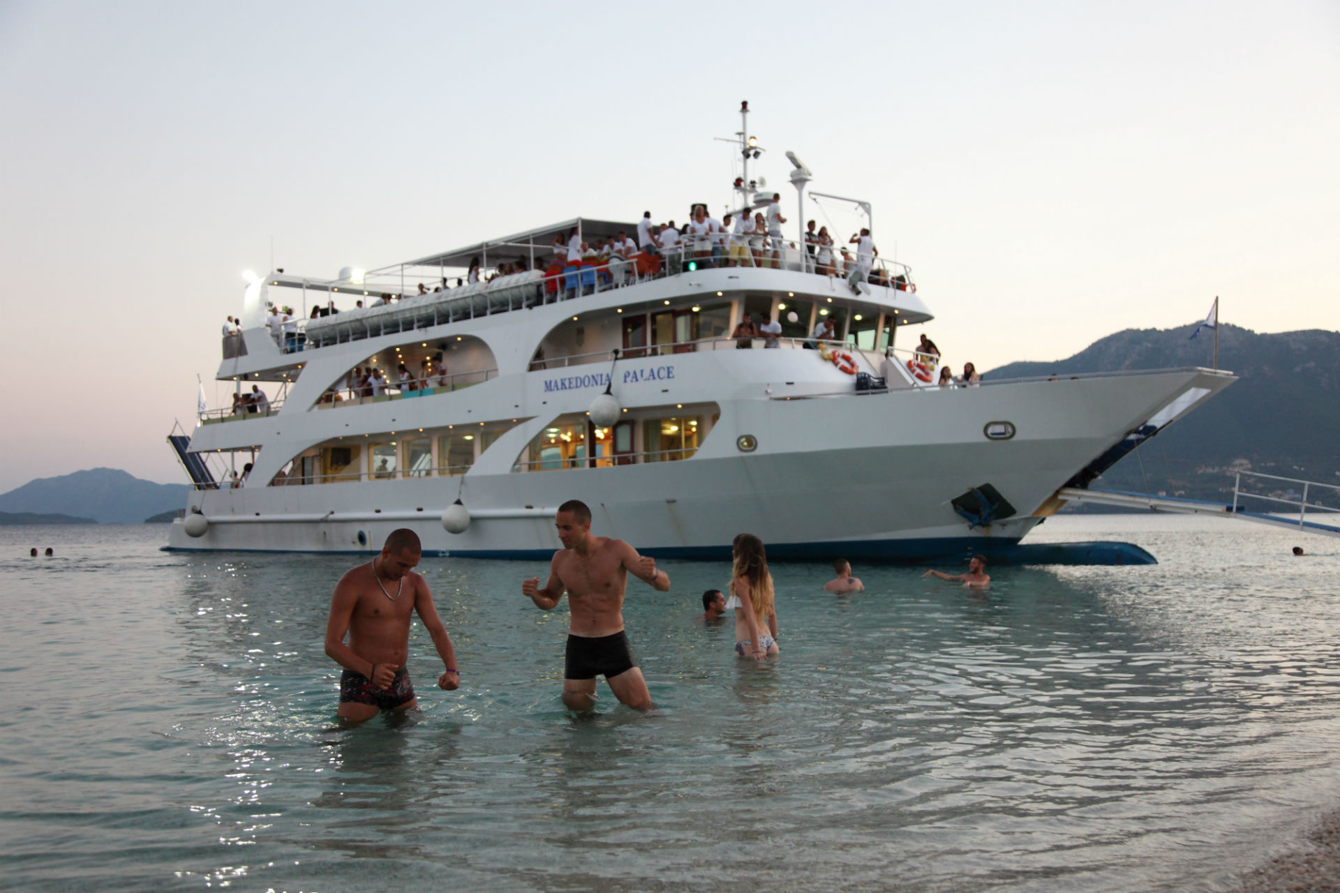 Lefkada Cruises Lefkas Cruises Κρουαζιέρες Λευκάδα Makedonia Palace White Party swim boys